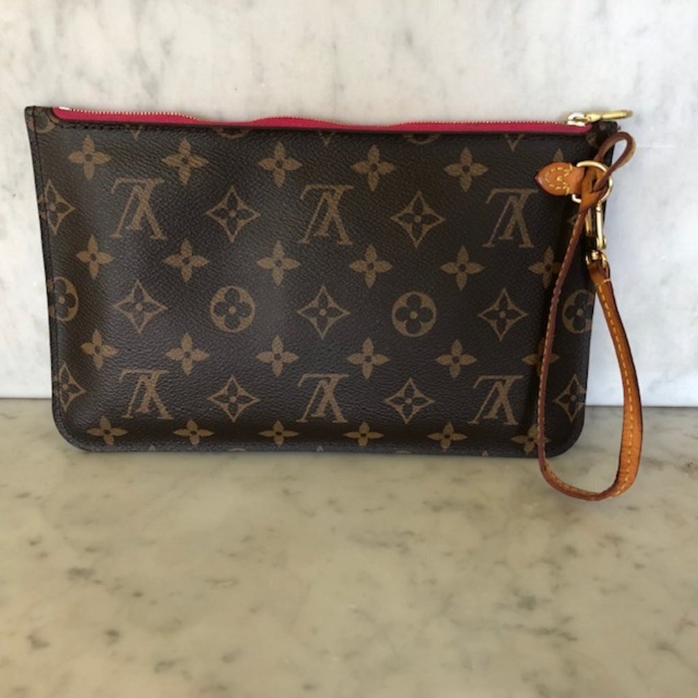 LOUIS VUITTON Pouchette Peony Pink Lining with Wristlet Strap 10 x 6